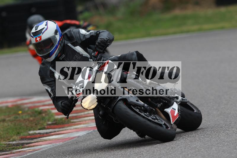 Archiv-2022/13 25.04.2022 Plüss Moto Sport ADR/Freies Fahren/3